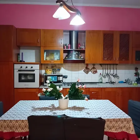 Luna 2 Apartment